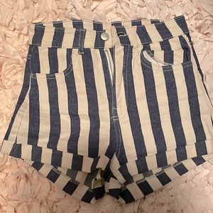 Divided high rise shorts